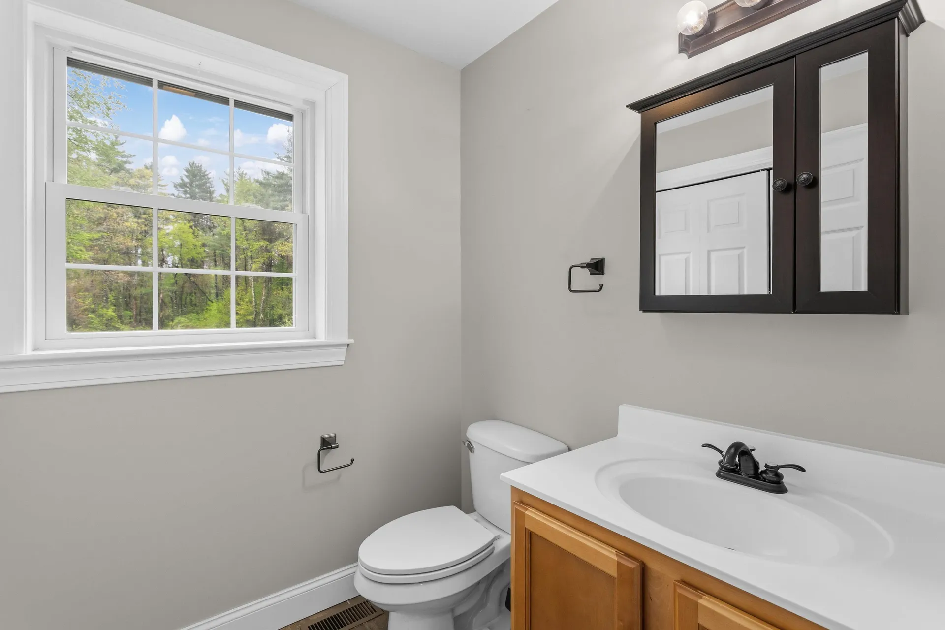 10 Wood Circle Goffstown NH 03045