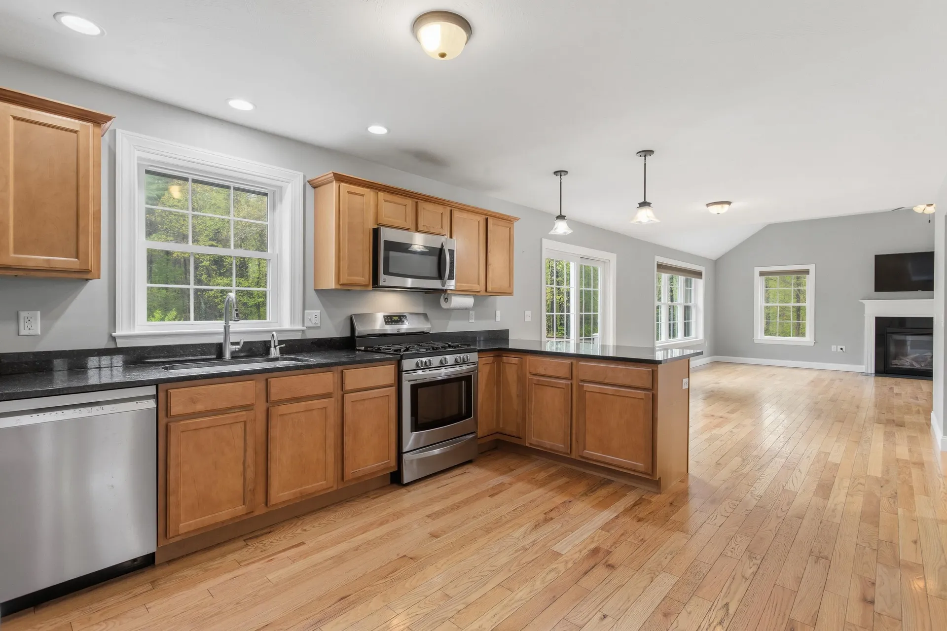 10 Wood Circle Goffstown NH 03045