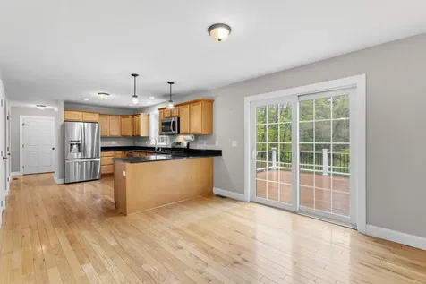 10 Wood Circle Goffstown NH 03045