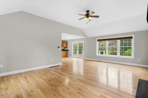 10 Wood Circle Goffstown NH 03045