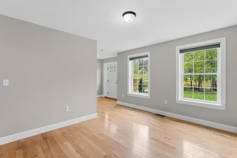 10 Wood Circle Goffstown NH 03045