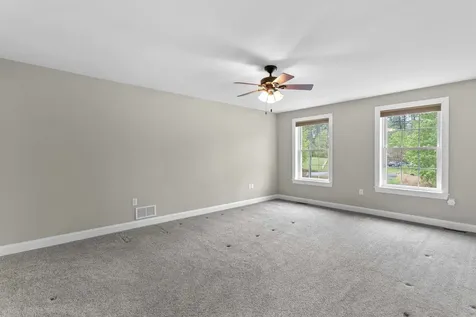 10 Wood Circle Goffstown NH 03045