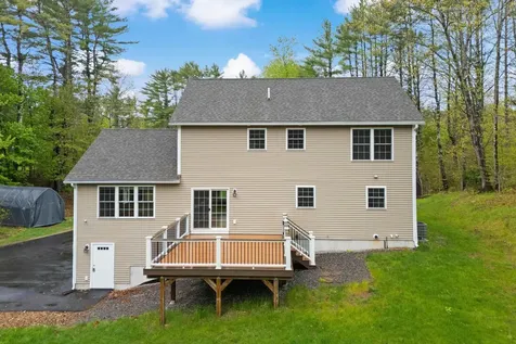 10 Wood Circle Goffstown NH 03045