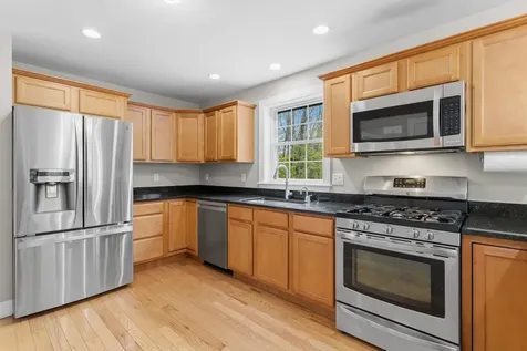 10 Wood Circle Goffstown NH 03045