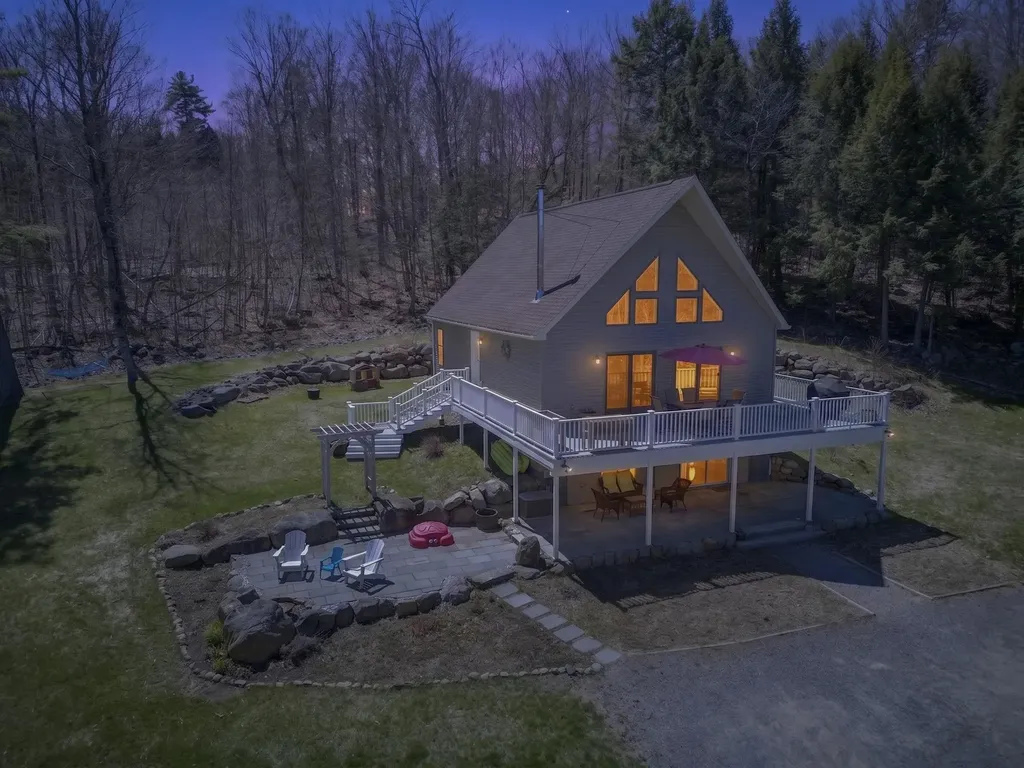 14 Loyd Lane Harrisville NH 03450