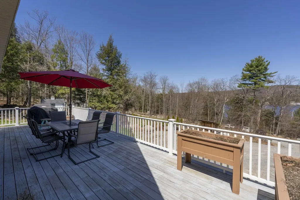 14 Loyd Lane Harrisville NH 03450