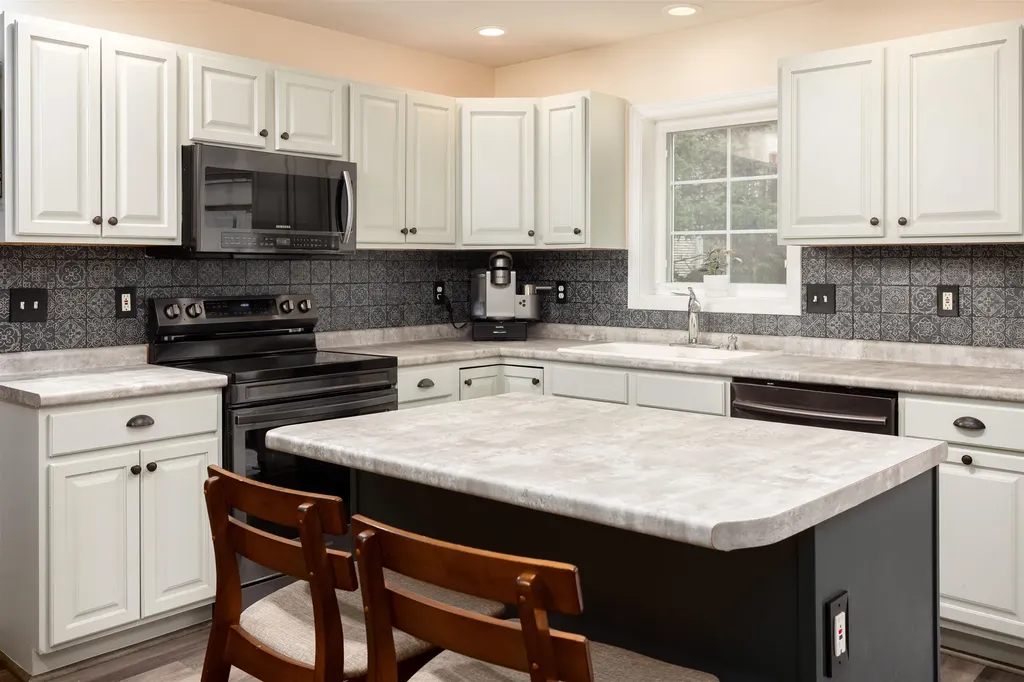 77 Partridge Drive Essex VT 05452
