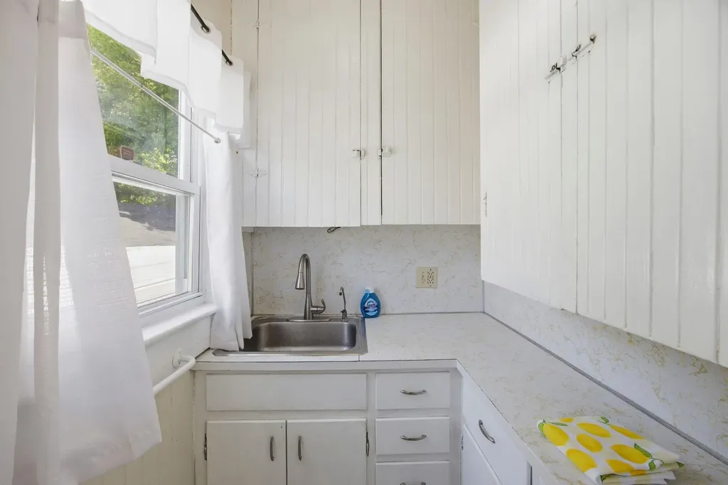 18 Fifield Street Nashua NH 03060