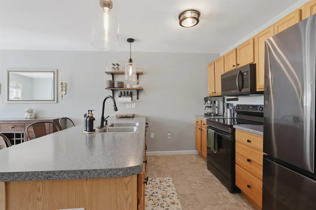1 Stonewall Way Exeter NH 03833
