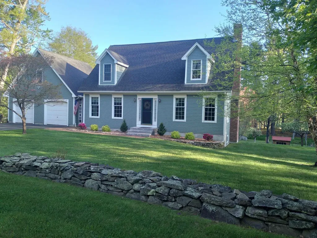 12 Wyndridge Circle Pelham NH 03076