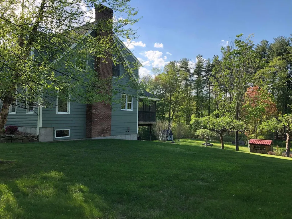 12 Wyndridge Circle Pelham NH 03076