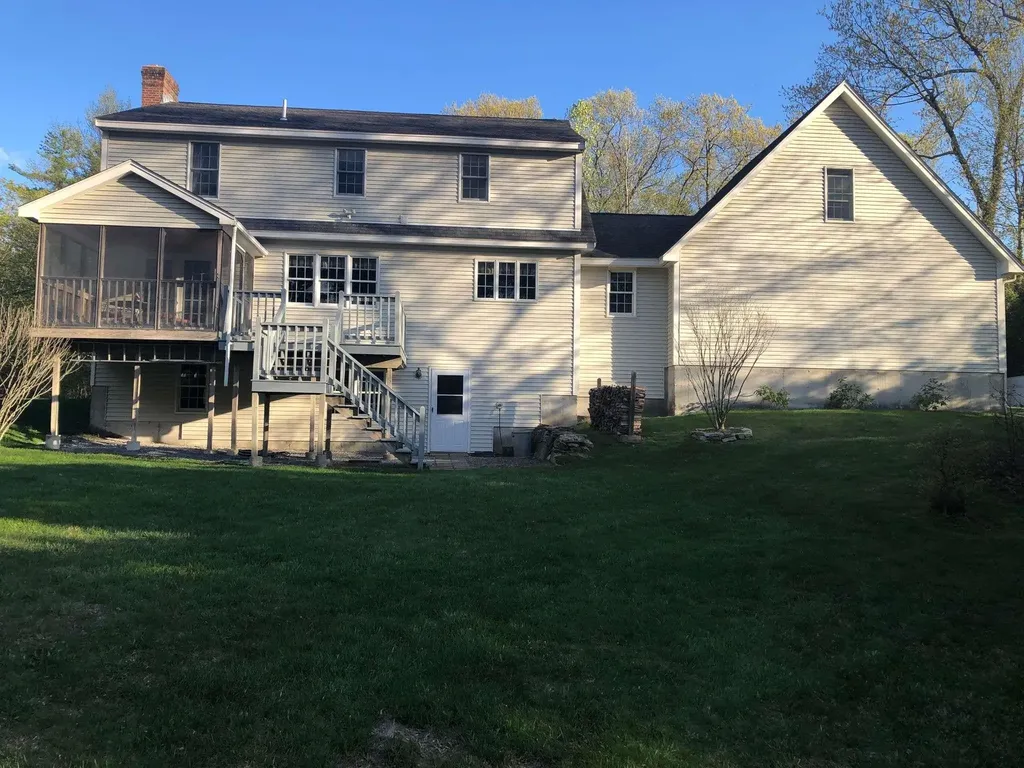 12 Wyndridge Circle Pelham NH 03076