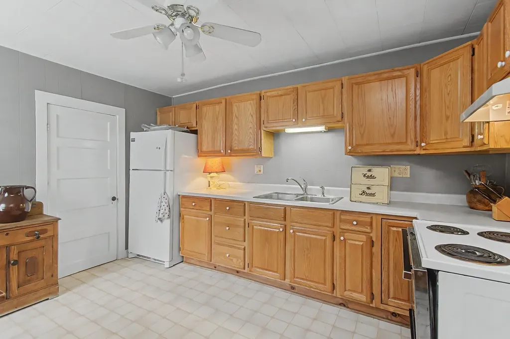 18 Diamond Street St. Albans City VT 05478