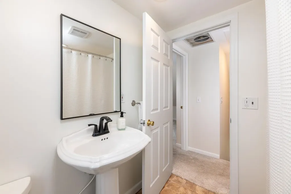 12 Wedgewood Drive Concord NH 03301