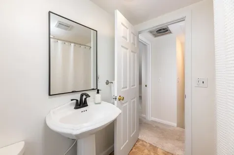 12 Wedgewood Drive Concord NH 03301