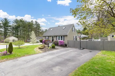 12 Wedgewood Drive Concord NH 03301