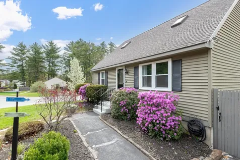 12 Wedgewood Drive Concord NH 03301
