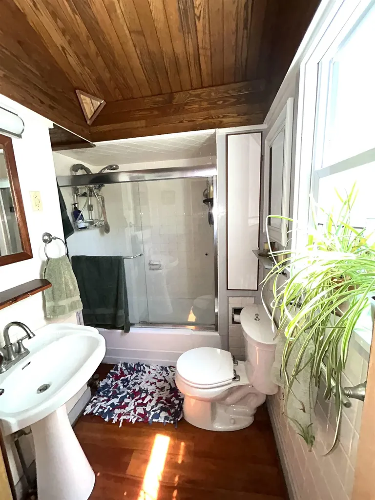 112 East Avenue Burlington VT 05401