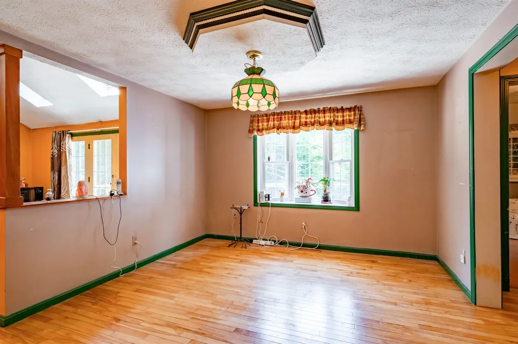 63 Pine Hill Road Weare NH 03281