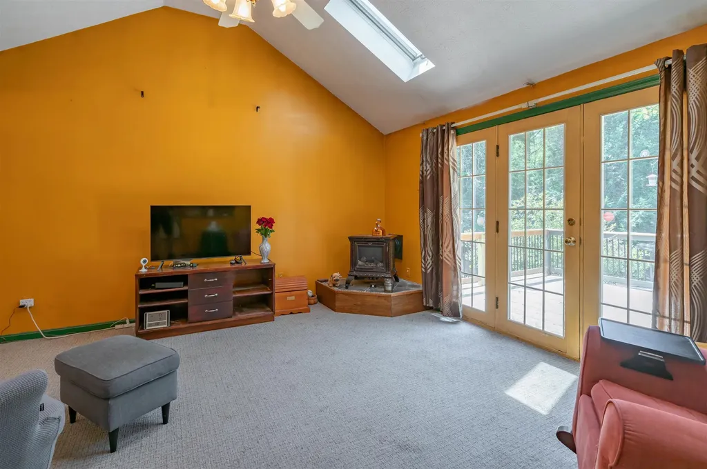 63 Pine Hill Road Weare NH 03281