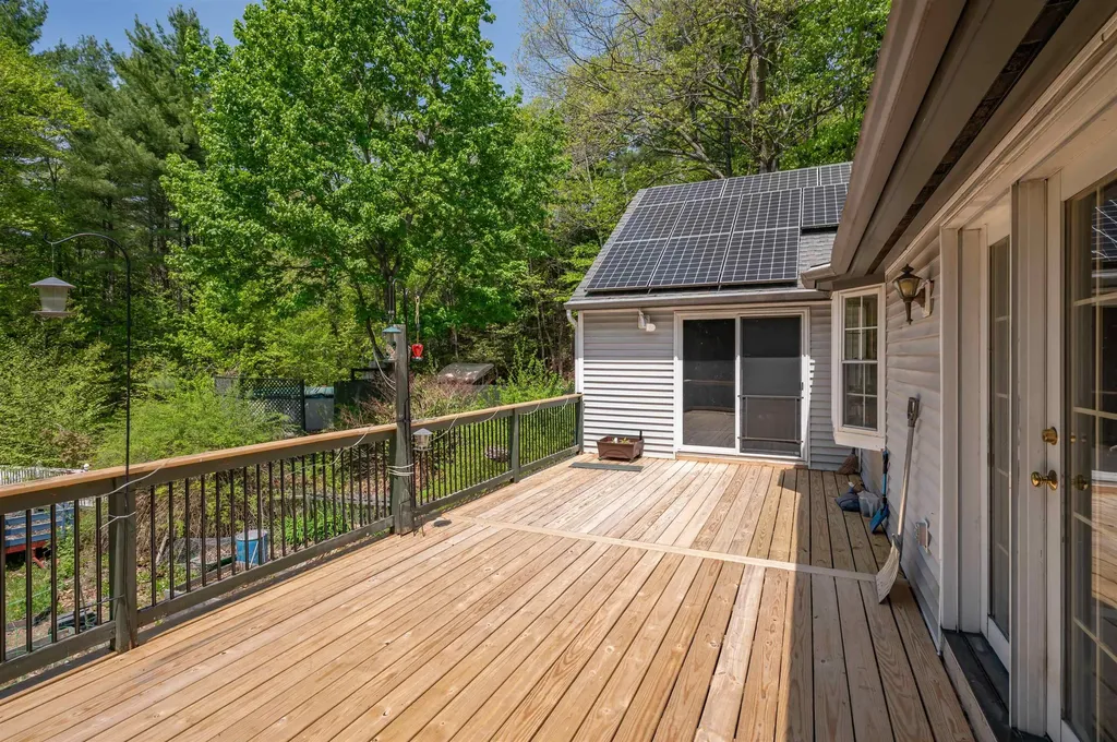 63 Pine Hill Road Weare NH 03281