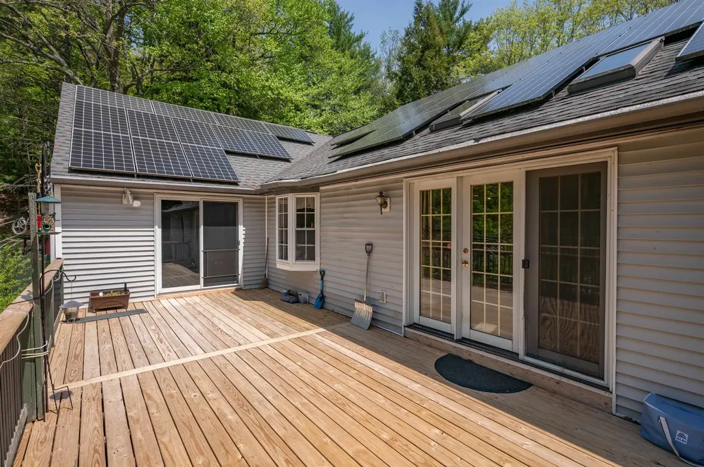 63 Pine Hill Road Weare NH 03281