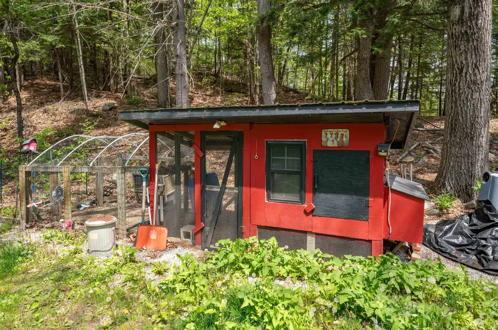 63 Pine Hill Road Weare NH 03281