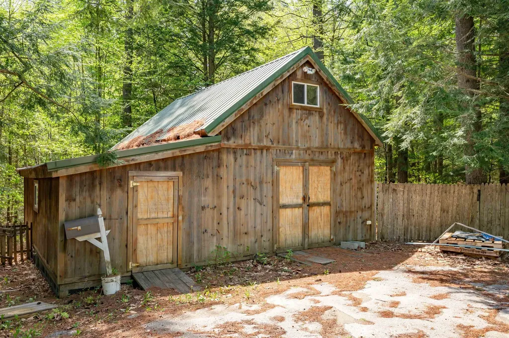 63 Pine Hill Road Weare NH 03281