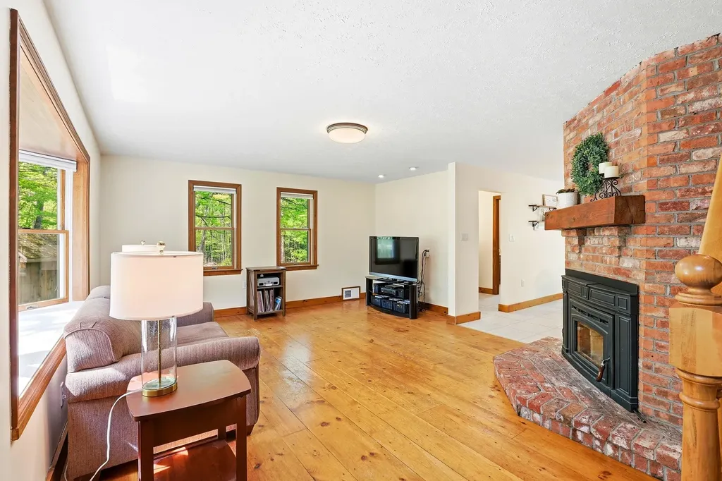 1 Howard Lane New Boston NH 03070