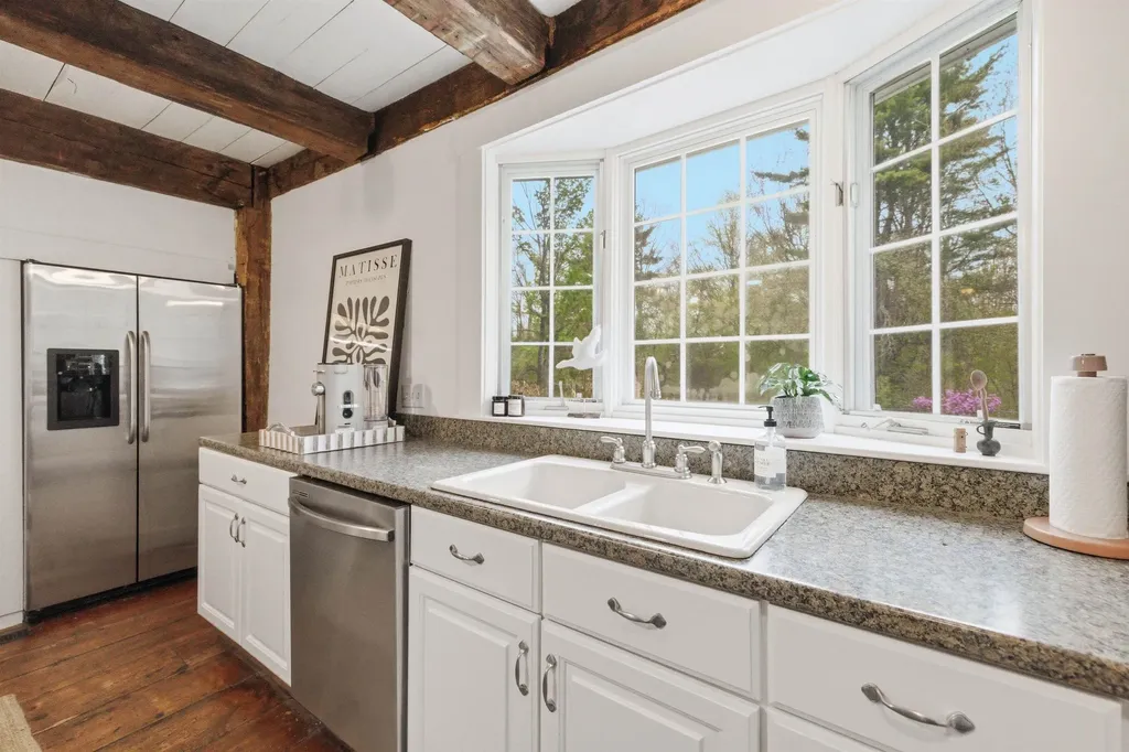 2671 Parade Road Laconia NH 03246