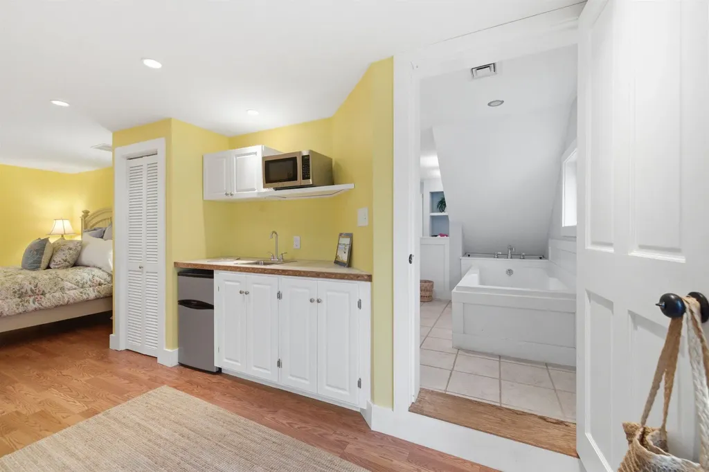 2671 Parade Road Laconia NH 03246
