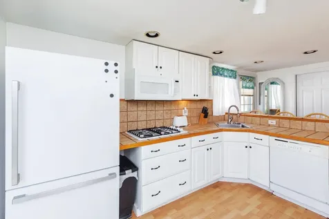 21 Fuller Acres Hampton NH 03842