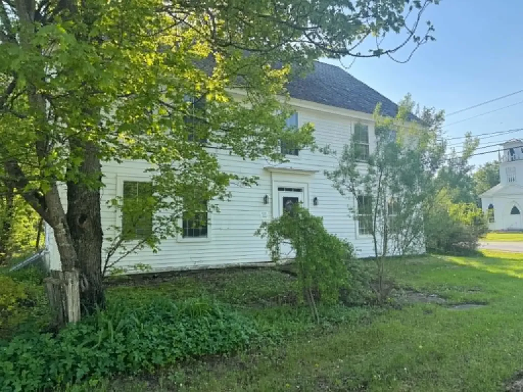 16 Bird Street Poultney VT 05764