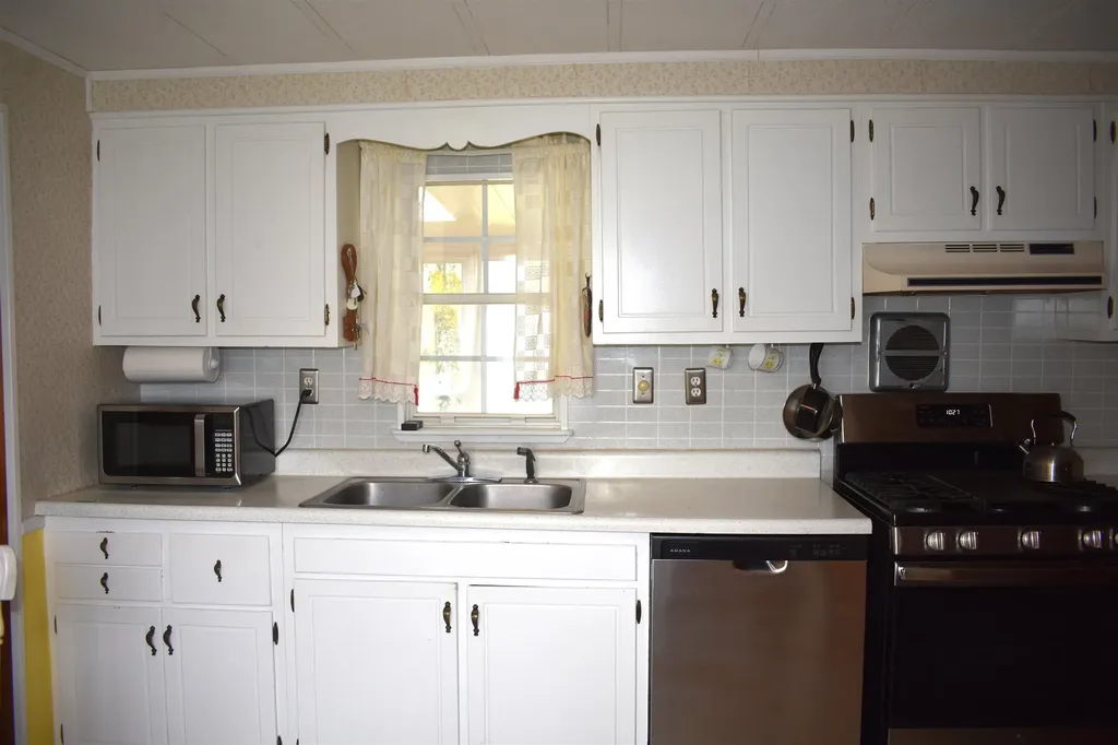 6 Country Meadows Drive Rindge NH 03461