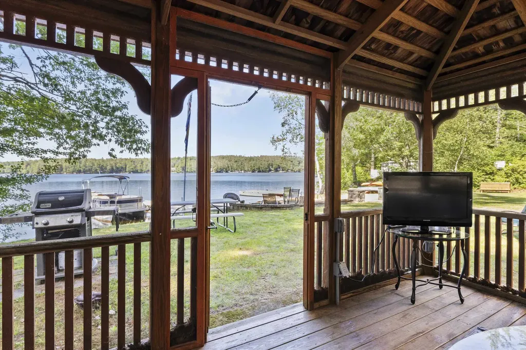 42 Brewster Road Barnstead NH 03225