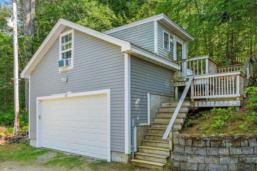 42 Brewster Road Barnstead NH 03225