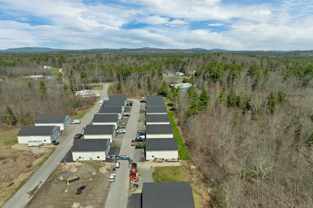 262/264 Isinglass Circle Barrington NH 03825
