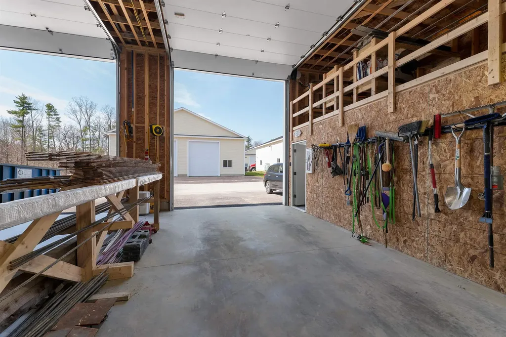 262/264 Isinglass Circle Barrington NH 03825