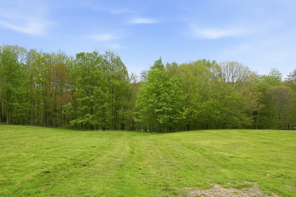 236 Tolend Road Barrington NH 03825