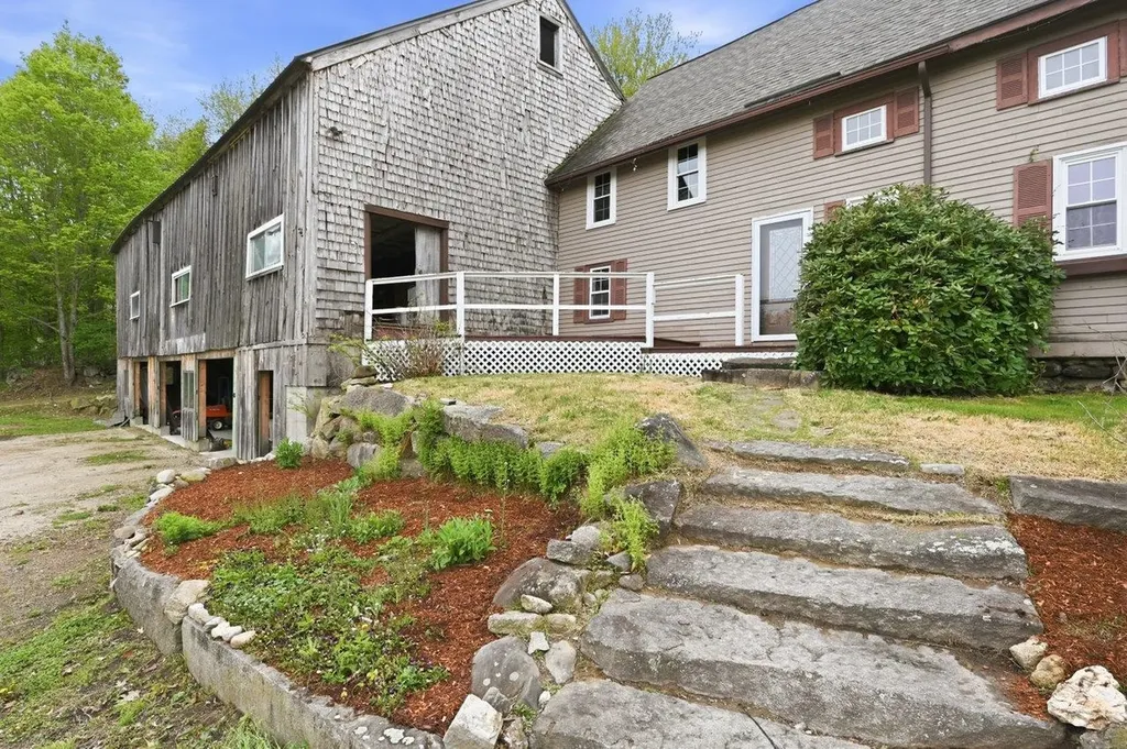 236 Tolend Road Barrington NH 03825