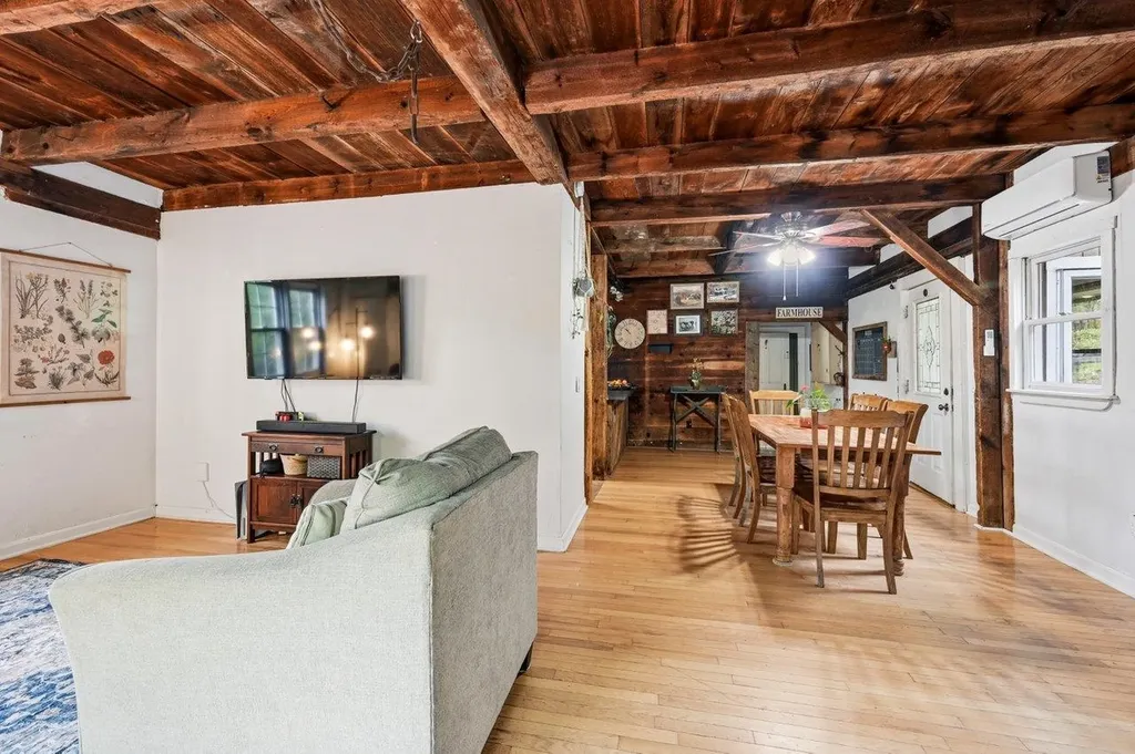 236 Tolend Road Barrington NH 03825