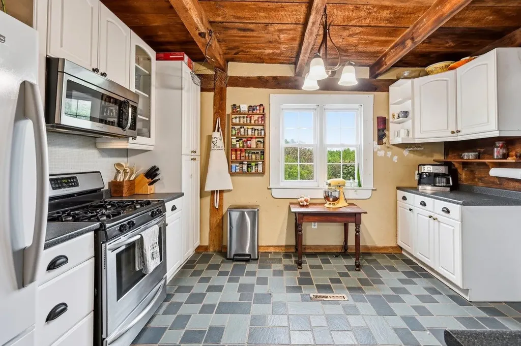 236 Tolend Road Barrington NH 03825