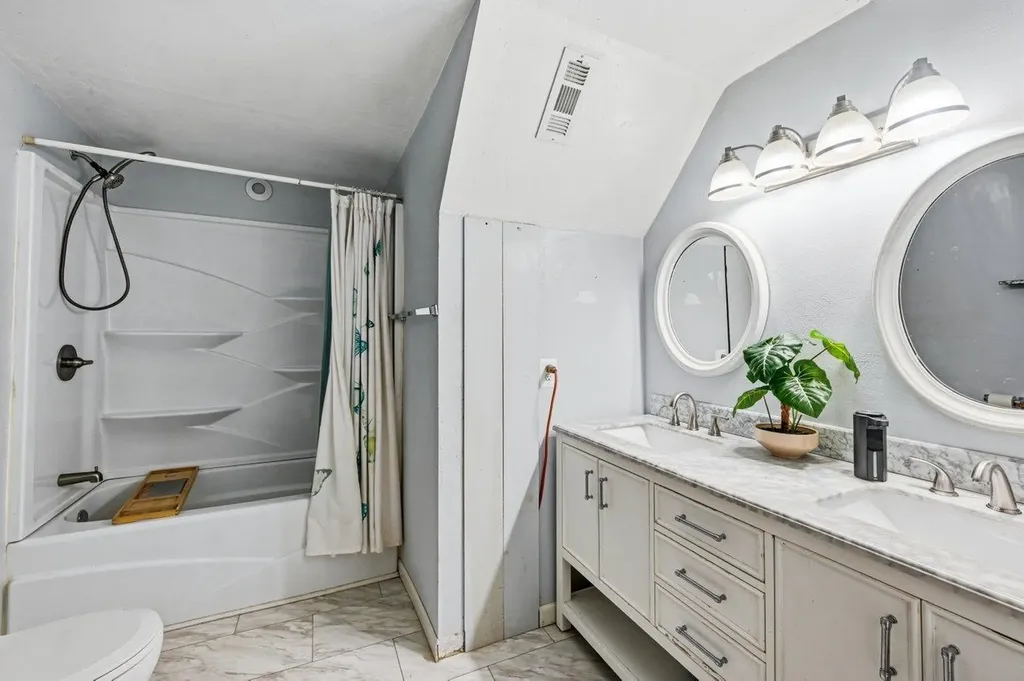 236 Tolend Road Barrington NH 03825