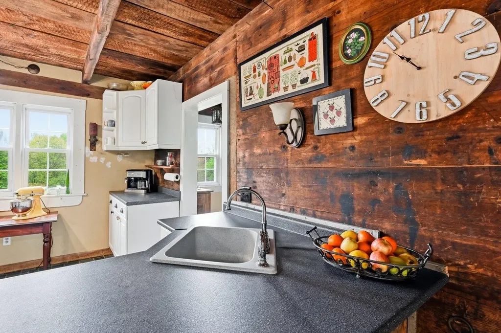 236 Tolend Road Barrington NH 03825