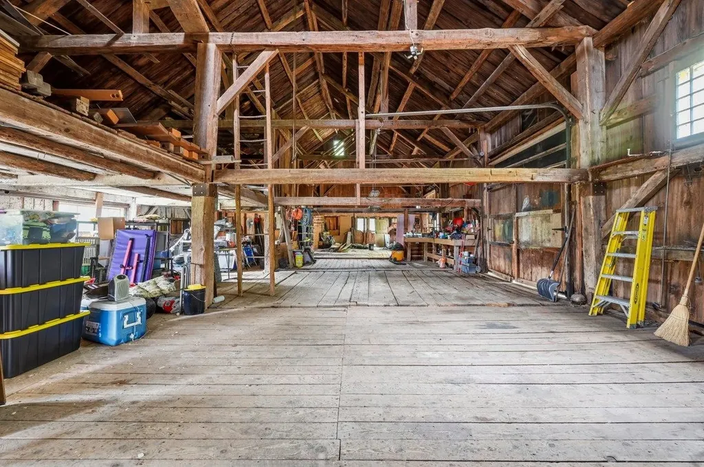 236 Tolend Road Barrington NH 03825