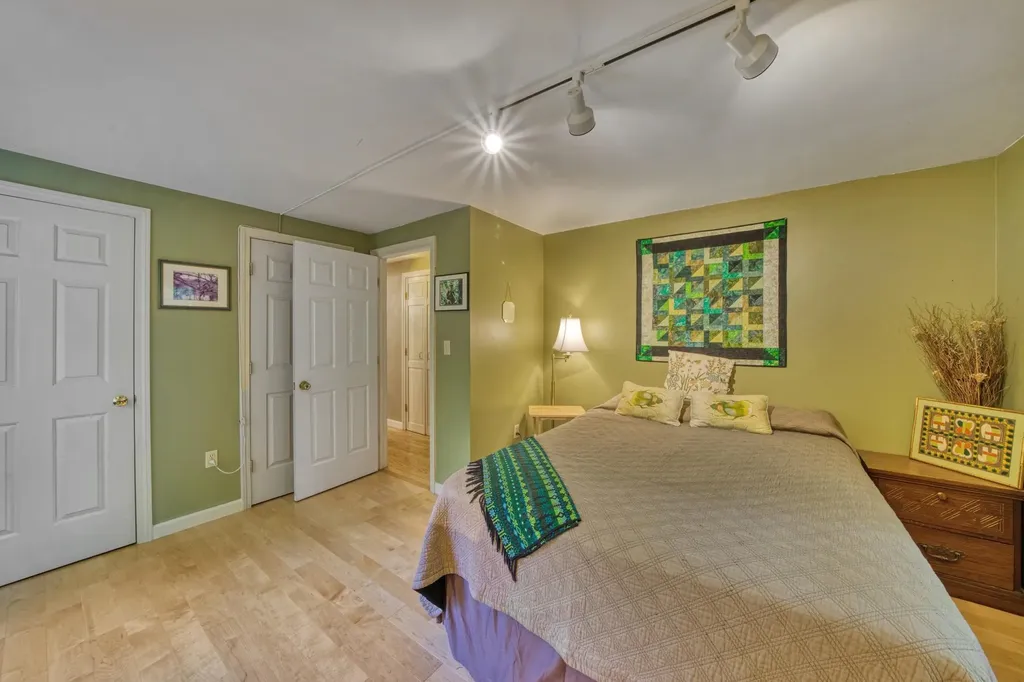 22 Pine Ridge Road Sunapee NH 03782