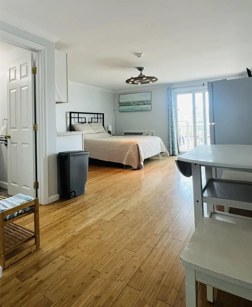 6 Ashworth Avenue Hampton NH 03842