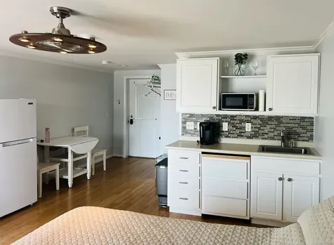 6 Ashworth Avenue Hampton NH 03842