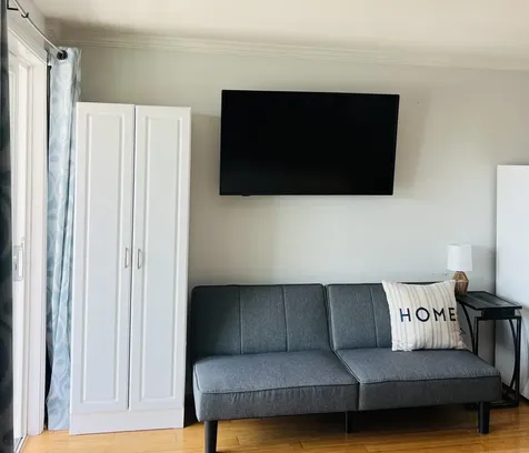 6 Ashworth Avenue Hampton NH 03842