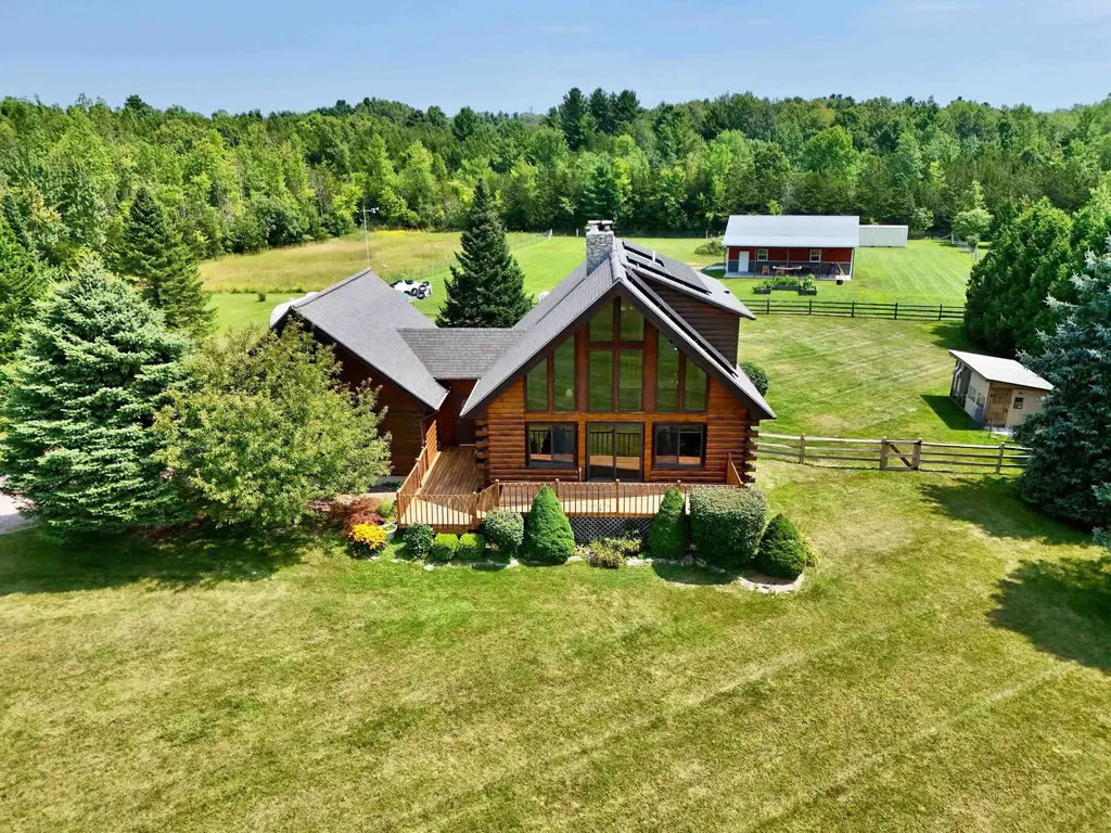 8 Maynard Court Grand Isle VT 05458